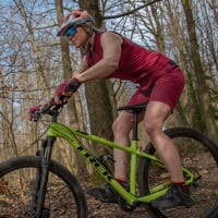 PEONY  das ärmellose Radtrikot Burgund