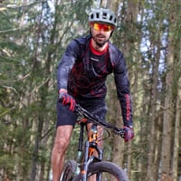 Set ARMAGEDON + GENIUS BIKE SHORTS schwarz