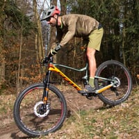 Set ARMAGEDON + GENIUS BIKE SHORTS grün