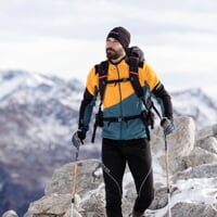TERRITORY der Herren-Kapuzenjacke schwarz/curry/blaugrau